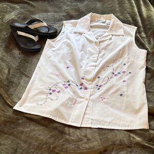 Tabi International White Blouse with Floral Embroidery